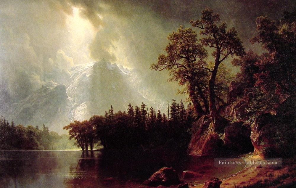 Passant la tempête sur la Sierra Nevada Albert Bierstadt Peintures à l'huile